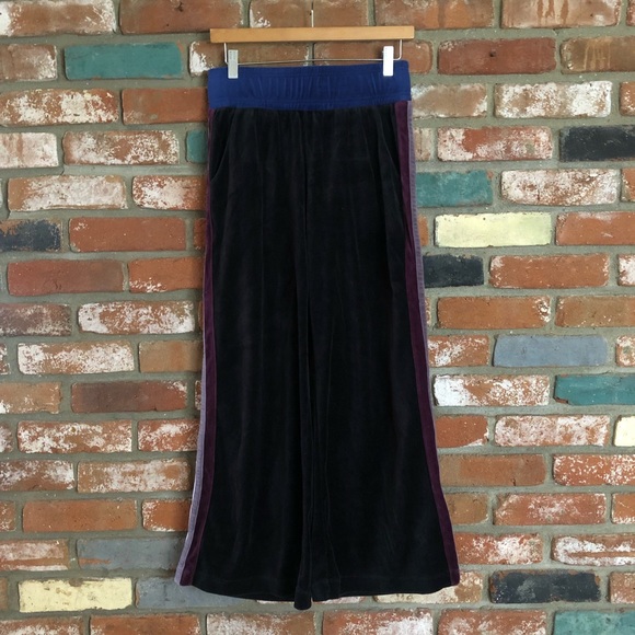 Fabletics Georgina Edith Velour 2-piece Sweater and Pants Set - Picture 9 of 14